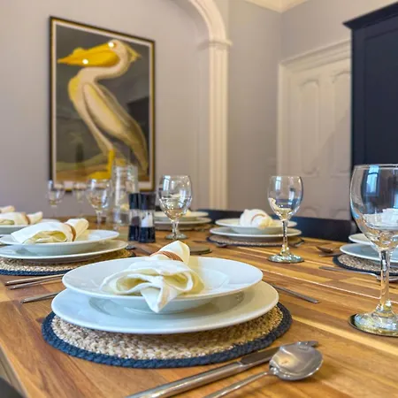 Casa de Férias Egerton House Penrith, Luxuriously Appointed Close To Shops, Bars & Restaurants, Ullswater 15 Minutes Drive *